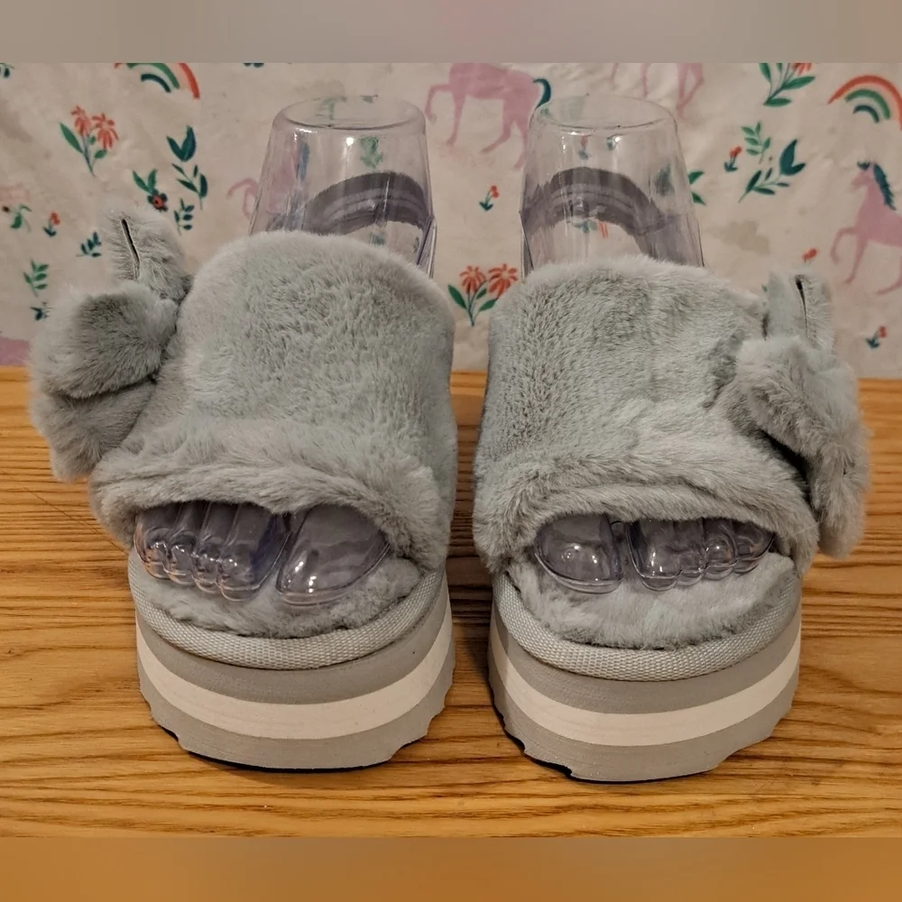 NWT Y2K Grey Fuzzy Platform Chunky Comfy Peep Toe Sandal Shoe SZ 5